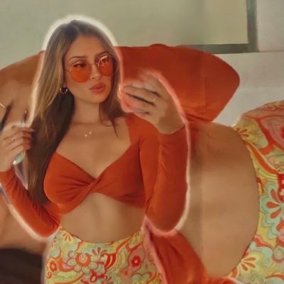 isabellasandval's profile picture. ig: isabellla.s