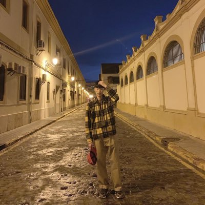 LxyMeteor's profile picture. 币圈韭菜，直男，男同勿扰
