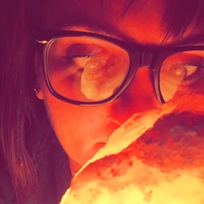 notgonnacurtsy's profile picture. wind is dancing through the trees, looking for my psychocandy