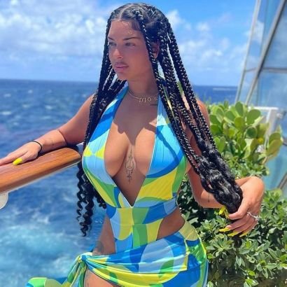 lizaswrld_'s profile picture. Lets try this again 🦋