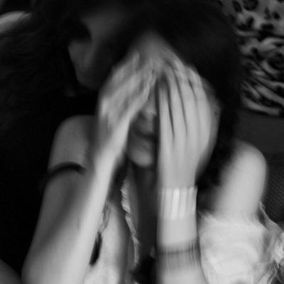 zarshei's profile picture. • IWANNAKEEPFALLING •