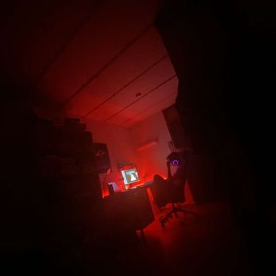 ItzAzoron's profile picture. Sing about me, I'm dying of thirst