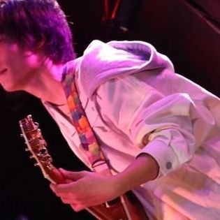 kerokero_0501's profile picture. ポケモンと糖分と柿の種系バンドのギター(@KAKISEED_)