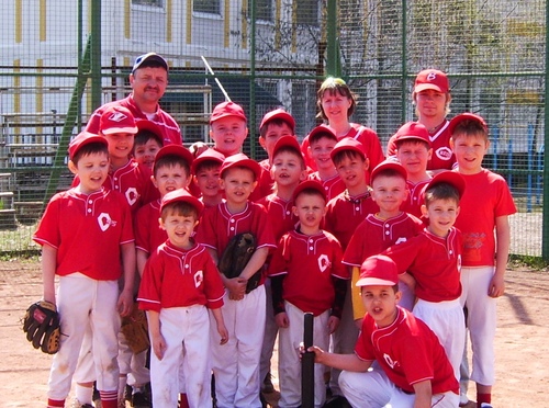 Я Президент и Главный тренер бейсбольного клуба Спартак
I'm manager baseball club @Spartak@ from Moscow, Russia