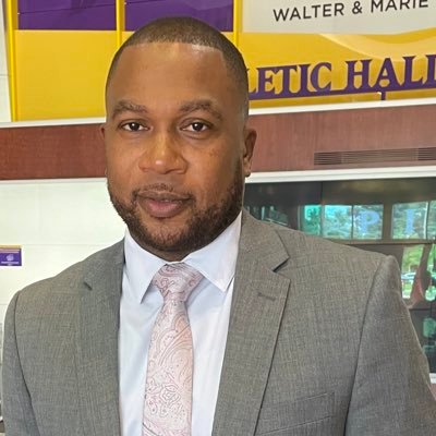 College Basketball Coach. Former Head Coach at Dexter Southfield & Founder of WrightWay Skills (2014-2019) 2017-18 NEPSAC Champ & Coach of the Year