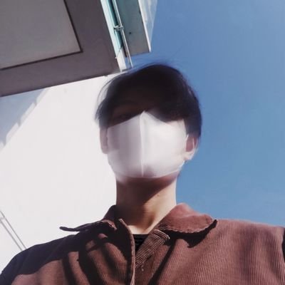 an extrovert stuck in an introverts body