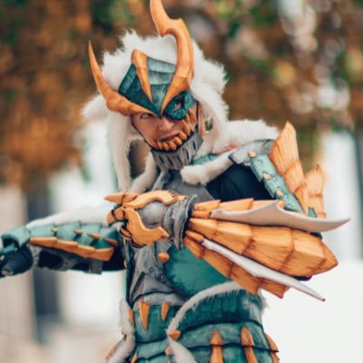 Foam-armor focused cosplayer and streamer from the Midwest | Constantly on that weird stuff | Post a little bit of everything |