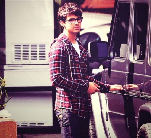 Fuckseph's profile picture. Role-play 18+. Straight. Single.