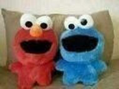 I just reached 100 followers YAY! Help me reach 200 and i'll give all of u a vertual cookie ;-). #teamfollowback