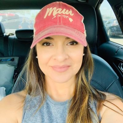 Mother, wife, softball mom of two...and enjoying every minute of it! 💕