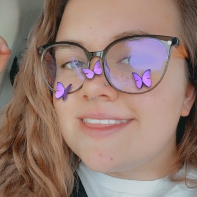 • 22 • Bromsgrove • All I do is complain and talk about dogs • She/her •