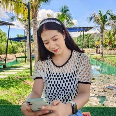 bo_breeze89's profile picture. Where Life pants you ,bloom with grace.