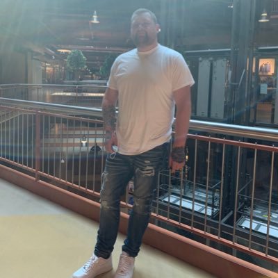 Iroyal26's profile picture. 