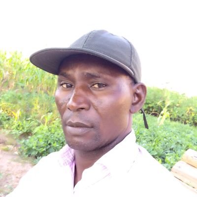 Rouzoumka2's profile picture. mai 1982 (http://t.co/Mh2o3Q7vuo)