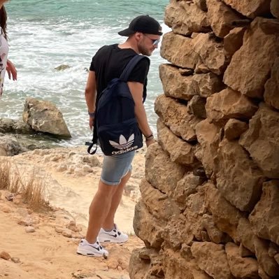 DennisD1985's profile picture. 