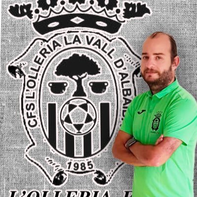 Entrenador de Futsal Nivel III. Cinéfilo, viajero, rockero, lector empedernido y sarcástico irredento.