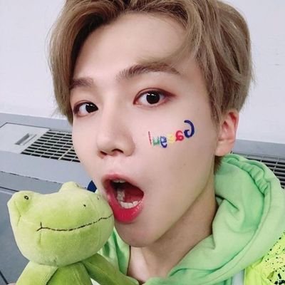 eu i yanan assistindo casos criminais
