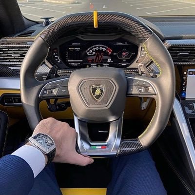 Options Trader 📈 Sports Capper 🏀 Poker Player 🃏 Philanthropist. Not financial advice. Transparent. Billionaire in the making. Midas Touch 👉⚜️👑⚜️
