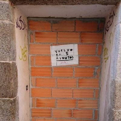 Bichobichorum's profile picture. Paseando por el Prado...larailola...