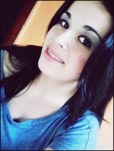 As pessoαs me julgαm, sem αo menos conhecer... ninguém me conhece tαo bem ao ponto de sαber tudo que se pαssα pelα minhα cαbeçα.#