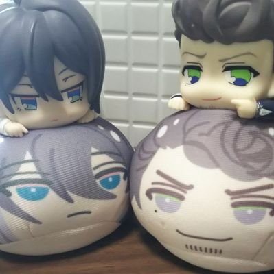 取引専用垢作りました。今はヒプマイ:獄＞寂雷をメインに収集中です。他、刀剣乱舞も。成人済です。