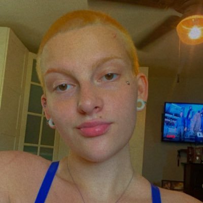 caradacrank's profile picture. 