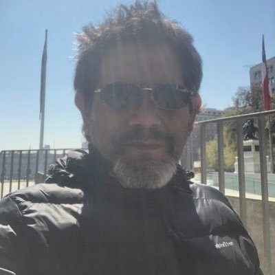 Auditor, Ingeniero Comercial, nacido y Criado en población la bandera.. odio a los de izquierda u a los de derecha yo amo a mi país.. si supieras? Cuanto costo?