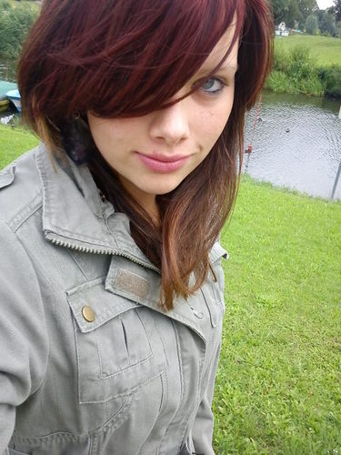 Laura// 14// Single// 1.65m groß//blaue Augen//