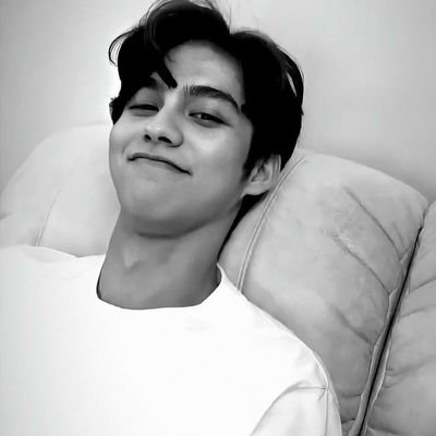 ㅤ𝗗𝗢𝗣𝗣𝗟𝗘𝗚𝗔𝗡𝗚𝗘𝗥 ❏ the 𝗼𝗻𝗹𝘆 one guy who has 𝐳𝐞𝐮𝐬 visual, 𝘽𝙧𝙞𝙜𝙝𝙩. 決して暗くならない人、 以来 https://t.co/1osY4wdOfE
