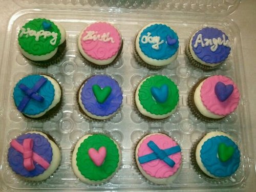 CupCakerRachel's profile picture. Rachel bakes cupcakes as a hobby only.