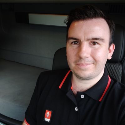 🖥 Tech enthusiast,🎮🖱 Gamer,⚽️ Arsenal FC fan, 📷 Aspiring Photographer 
🎥 Twitch Streamer: https://t.co/uuqUXiyGkq
🚚Renault Trucks Brand Ambassador