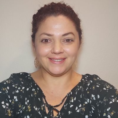 Chemical Engineer & Microbiologist. Scientist. Teacher and mom. Feminist. PhD USFQ.
A lover of family, science, gardening and sea.