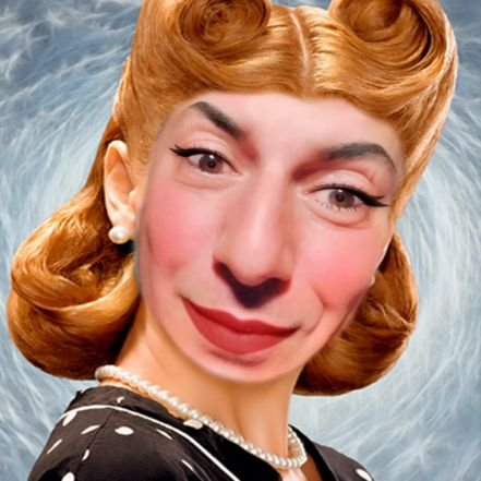 yaraticigeceler's profile picture. İflah olmaz haz düşkünü