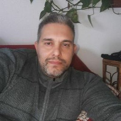 AndyBM1974's profile picture. Solo lo sguardo illumina il cammino... e ti fa scoprire la giusta via... 
trovare qualcuno da amare e praticamente una rarità...