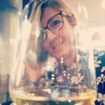 Inmunoloca por la vida en CV, deje la ciencia en ISCIII para ayudar a hacerla desde AEI.
Biochemist/ Biologist/ Immunologist/ Mum/PhD/Gestora.