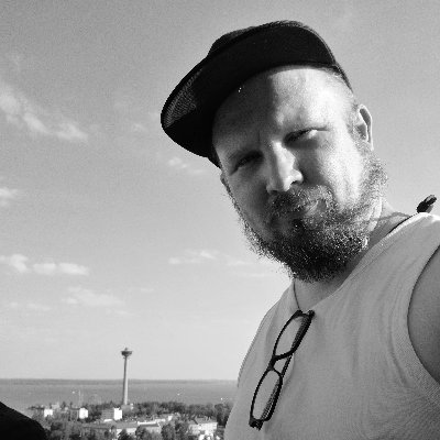 Korisfaijapuoli / Stand up -koomikko yhden keikan kokemuksella / oman elämänsä Eric Clapton / QC testaaja