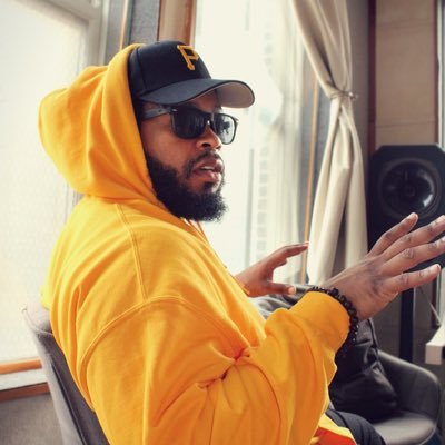 Singer/Songwriter. ΦβΣ. RNBJunkie. insta: @worldwide_dave
New Single,