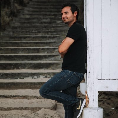 Expatrié aux Sables d’Olonne 🏖, entrepreneur Exit x 3, éditeur 🏎️ @italpassion. De la veille et (un peu) de partage.