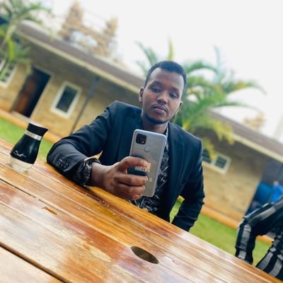 A vocal youth from Tana Delta.A Patriotic Kenyan.A lover of politics. Future political analyst,Son of a Nomad.Messi. Man City. ALHAMDULLILLAH