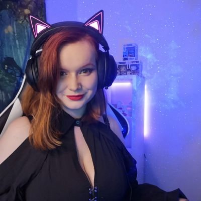 ✦Crazy nerd
✦Cat mum
✦twitch affiliate
✦Cosplayer