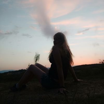 patonetav's profile picture. Enamorada de la vida, la música, el arte, la meteo,doblaje entre otros