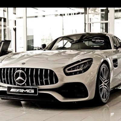 Leeroy77105571's profile picture. 