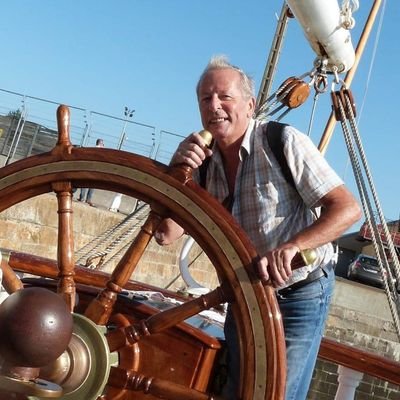 COMPOSITEUR - Fabricant de Chansons
Membre SACEM