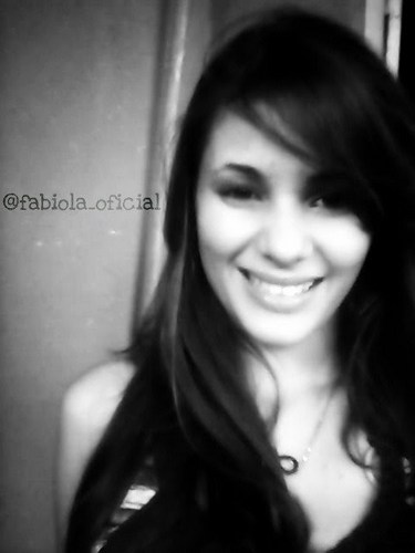 Faz-me sentir o Teu amor 
Faz-me sentir a Tua presença 
Quero ficar diante de Ti, Senhor para SEMPRE! 

~ BíolaAraújo