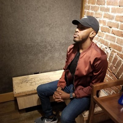 howflyishe's profile picture. 