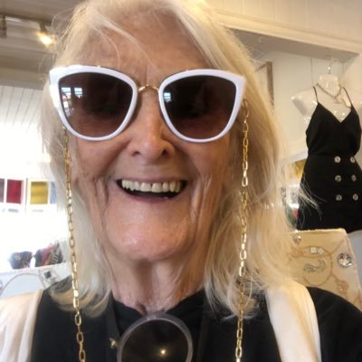 Standing for Christ x54.yrs: reside x4 countries 19 yrs/global evangelist 25/bible teacher. https://t.co/Uk46hjidJg ancient women/3rd wave feminist advocate for women.