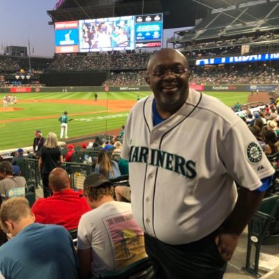 TonyBarker9's profile picture. Living life large and surving in the tweets world. And it ain't easy.