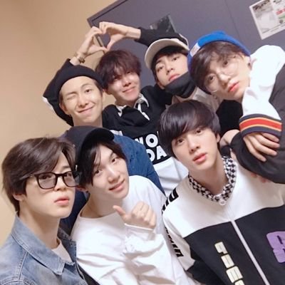 Fan account for BTS 
공계사용과 툽을 즐깁니다.
비공개,겸덕,방탄관련없는계정은 차단합니다.
태형이 댓글 저예요~😍