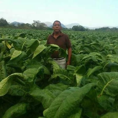 Ex regidor y ex alcalde del Municipio de Tabara Arriba, provincia de Azua, Leonelista y Liceysta,  miembro de la Fuerza del Pueblo, un farandulero y deportista