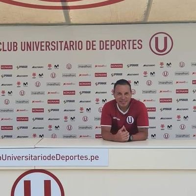 Hincha de Universitario de Deportes. Despierta Pueblo Crema que la U te necesita Hoy - únete a la lucha, se parte del rescate del más Grande!